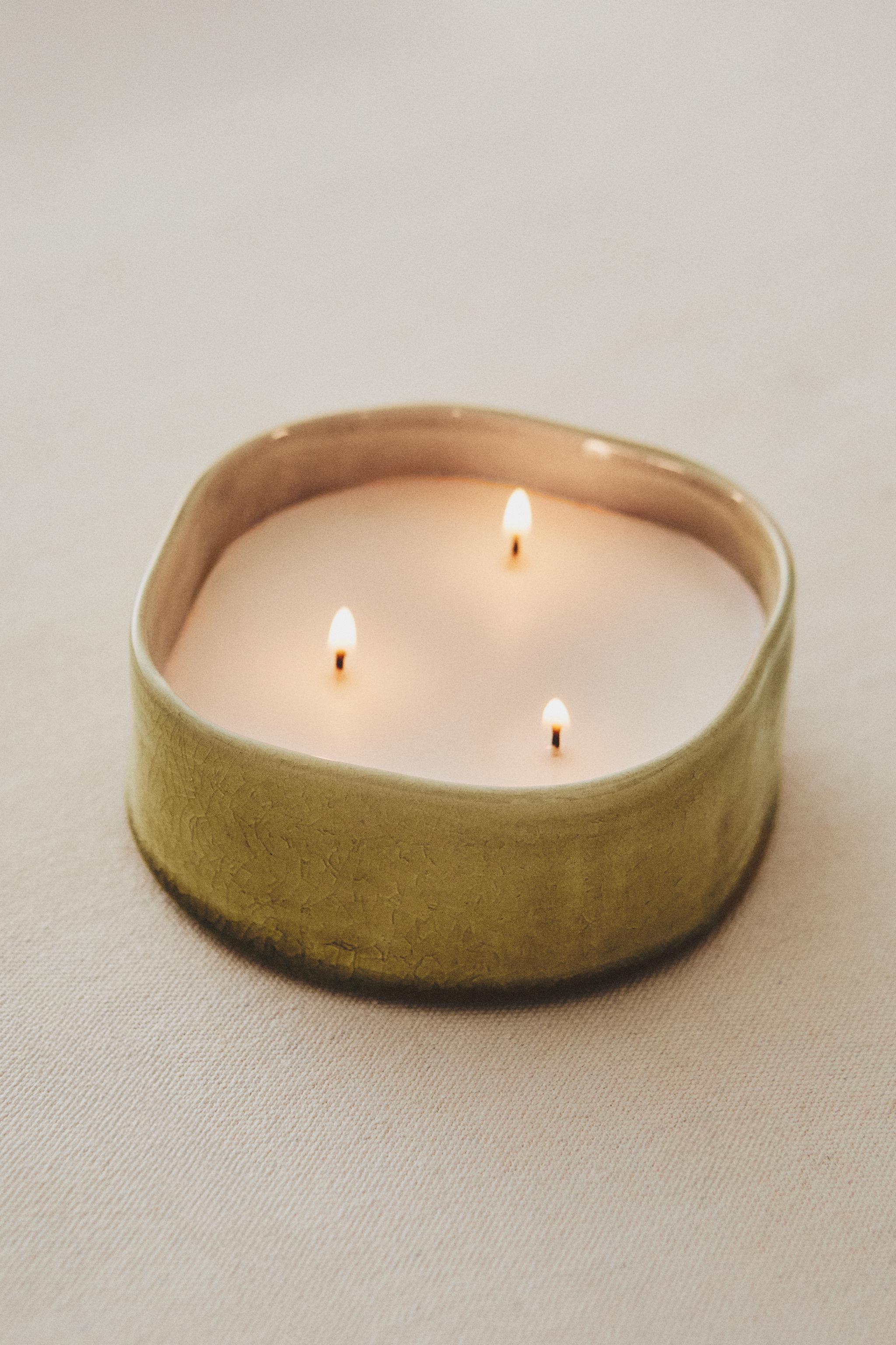 (170 G) FLORAL BEYOND SCENTED CANDLE